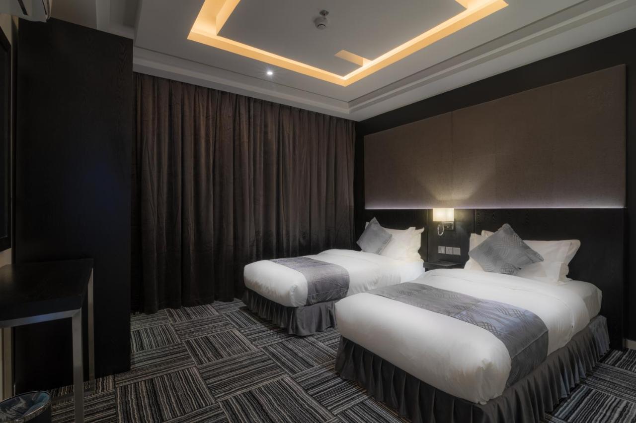 South Hotel Suites Khamis Mushait Exterior photo